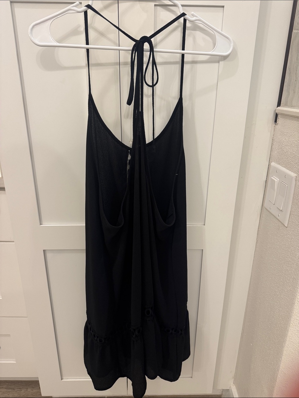 Black eyelet detail Cover-up with Tie Back - Sz XL - Picture 3 of 6